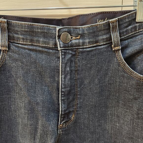 Lee Women's Sinfully Soft Jean's size 18 med, Mid Rise, Dark Wash - Picture 3 of 12